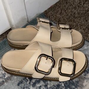 Universal Thread Tan Sandals with Gold Accents